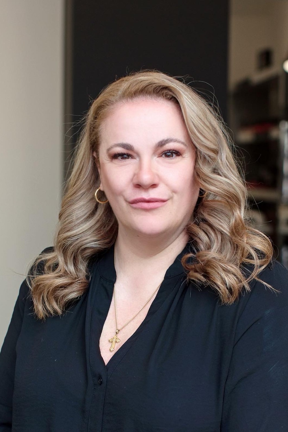 Angela Drapic - Topstylistin, Balayagexpertin, Diplome Coloristin, Men's Cut